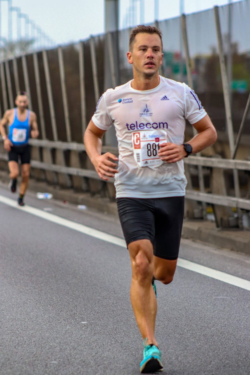 Iván Koch corriendo el Maratón de Buenos Aires en 2022