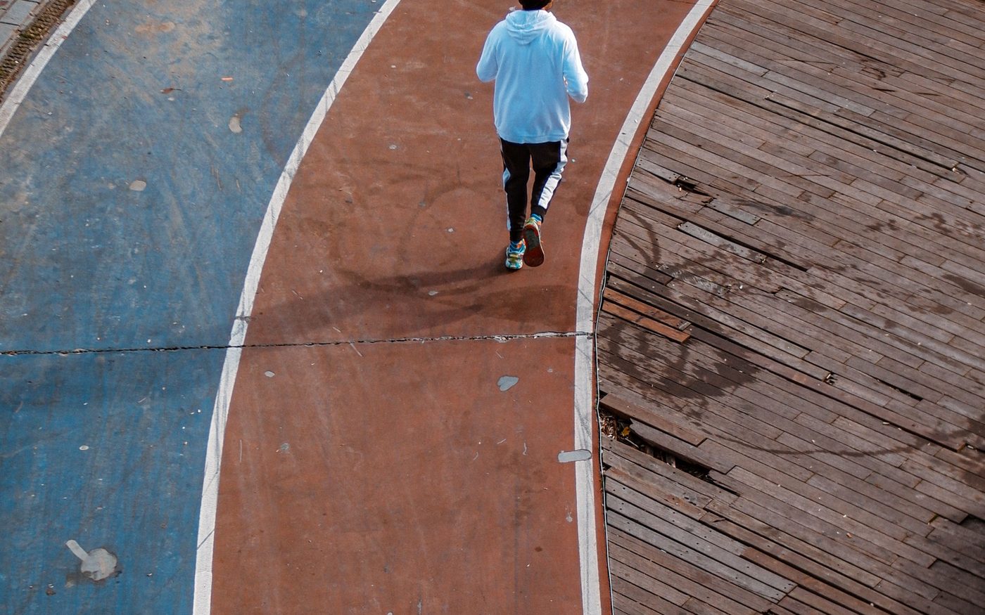 Ritmo Regenerativo na Maratona: Por Que Correr Rápido Demais nos Treinos Fáceis Trava sua Evolução